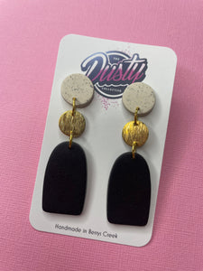 Willow dangles black