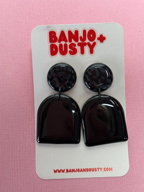 Ashlie Dangles
