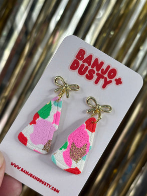 Christmas tree dangles with bow